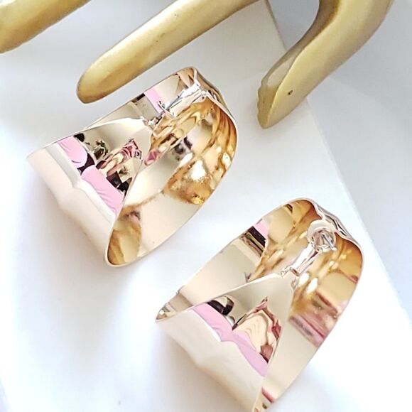 New! Zara Bright Golden Hoop Earrings - Picture 8 of 10